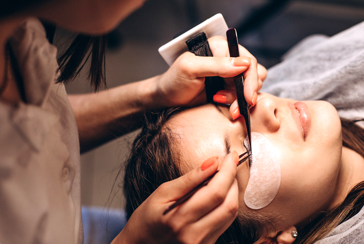 Mell's Beauty Studio