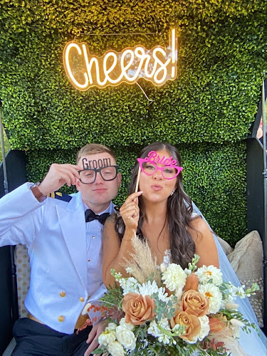 Travel & Tap Mobile Bar & Photo Booth